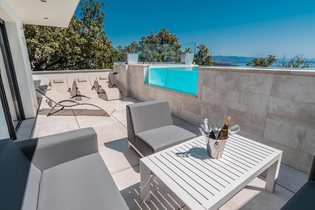 Vila The Boat With Rooftop Pool *